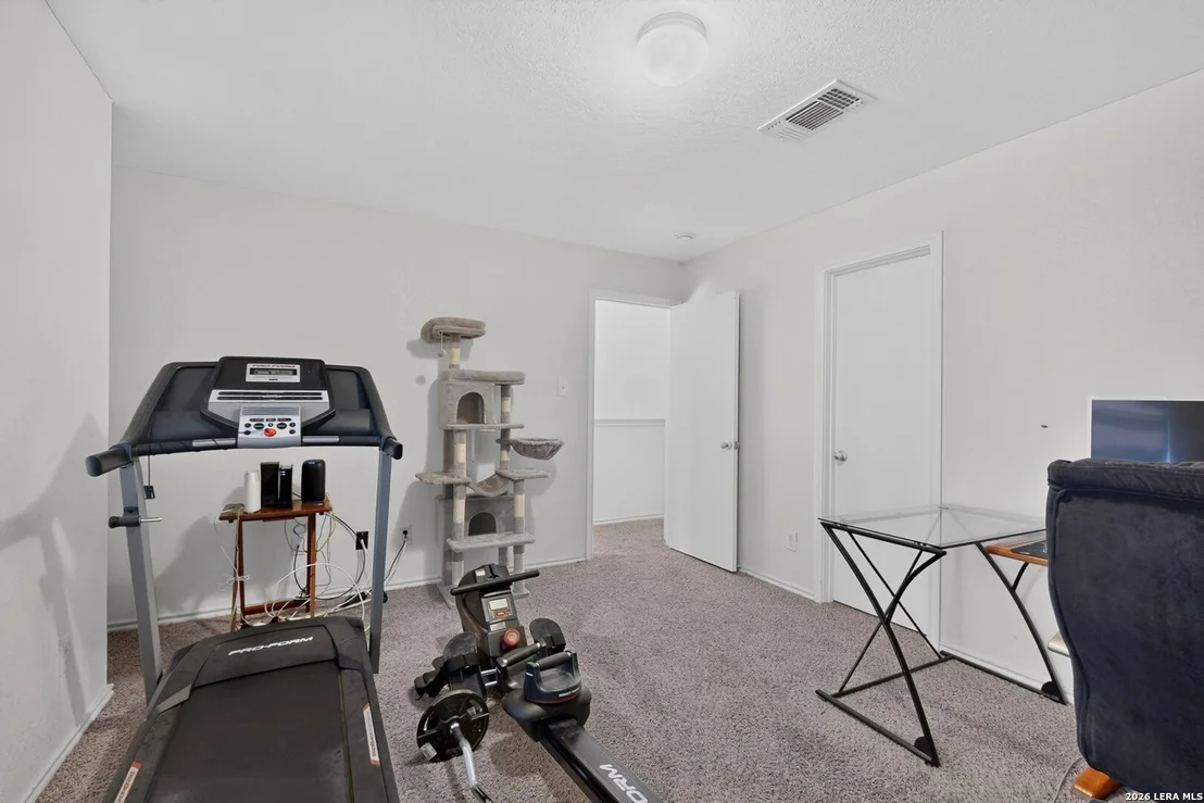 Photo of 633 NORTHGAP DR