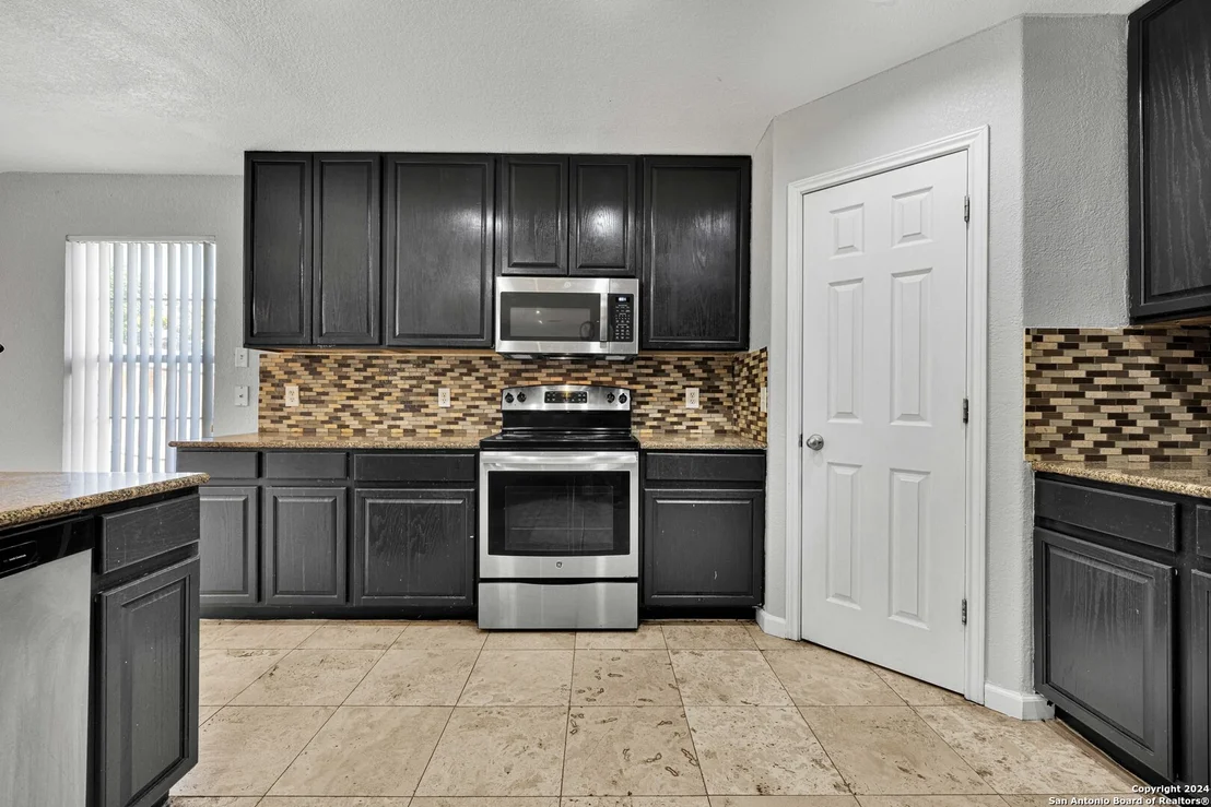 Photo of 611 PARK PT