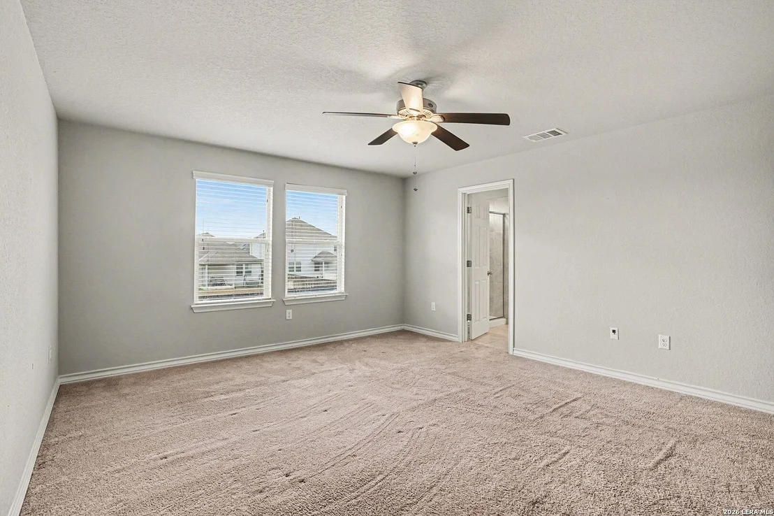 Photo of 8807 White Crown