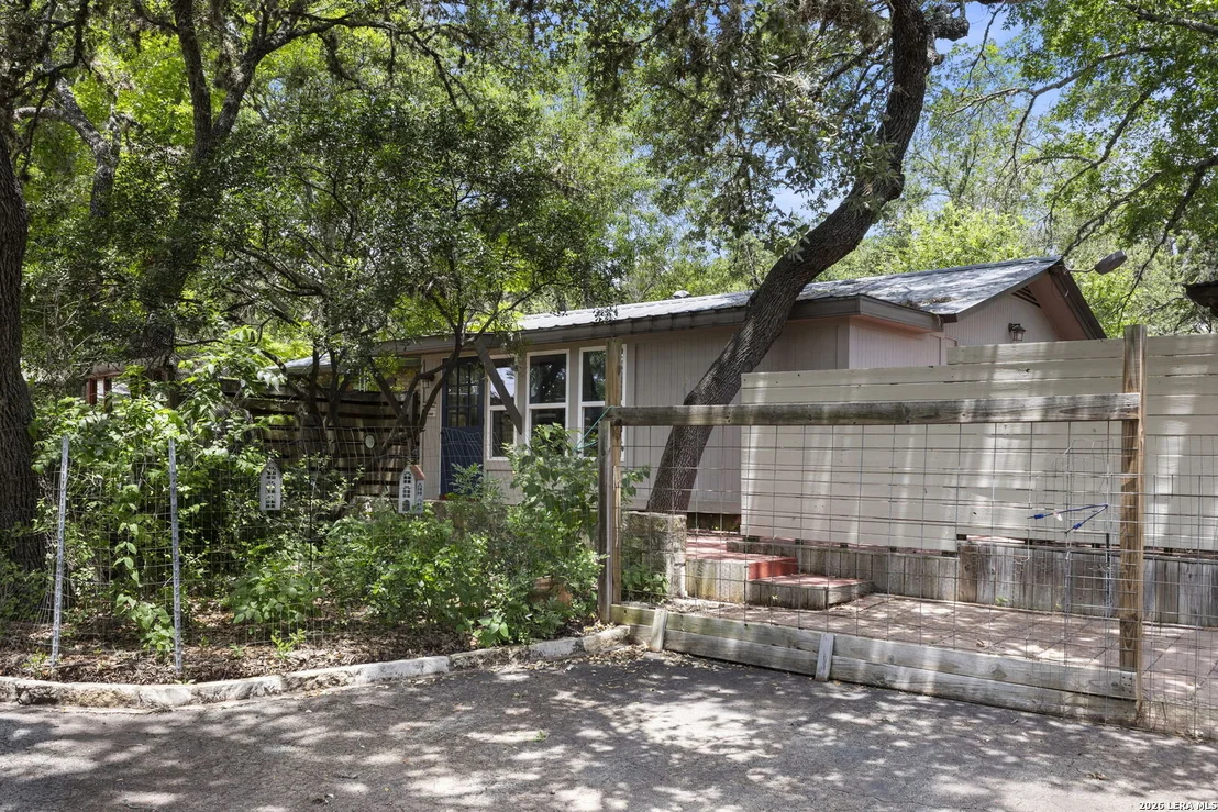 Photo of 346 RAINBOW DR