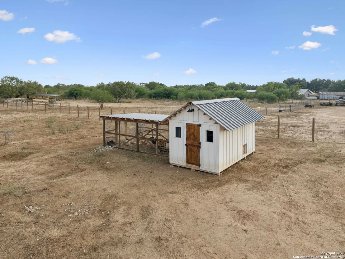 Photo of 7708 Knowlton Rd