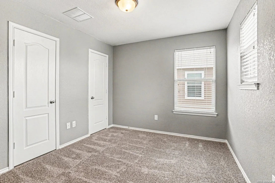 Photo of 4005 Legend Pond