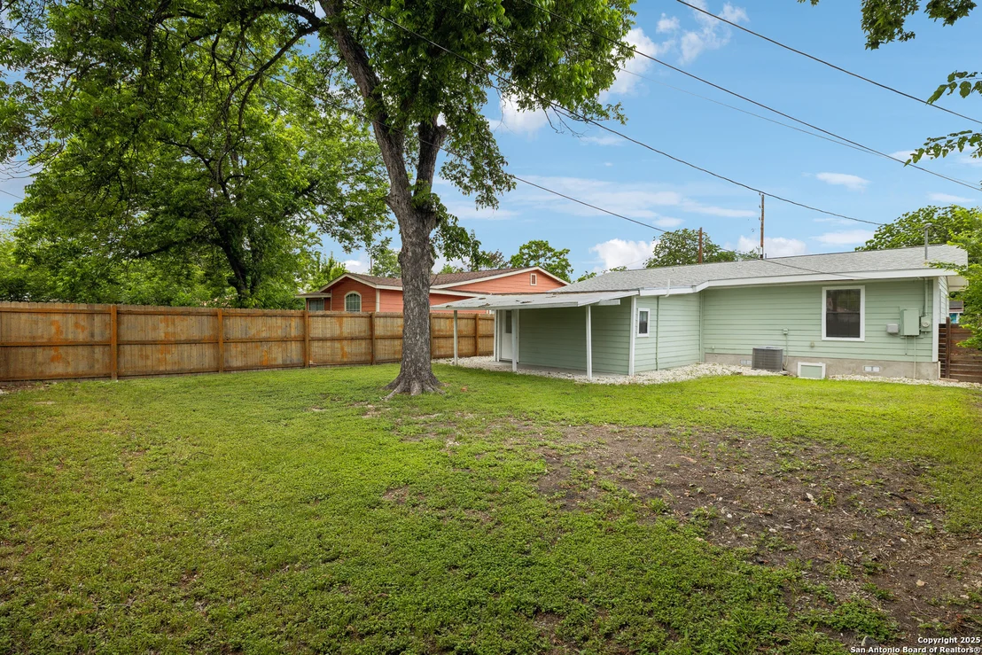 Photo of 630 Lovera