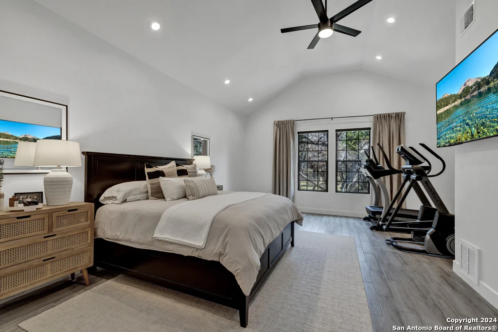 Photo of 384 Eagle Rock