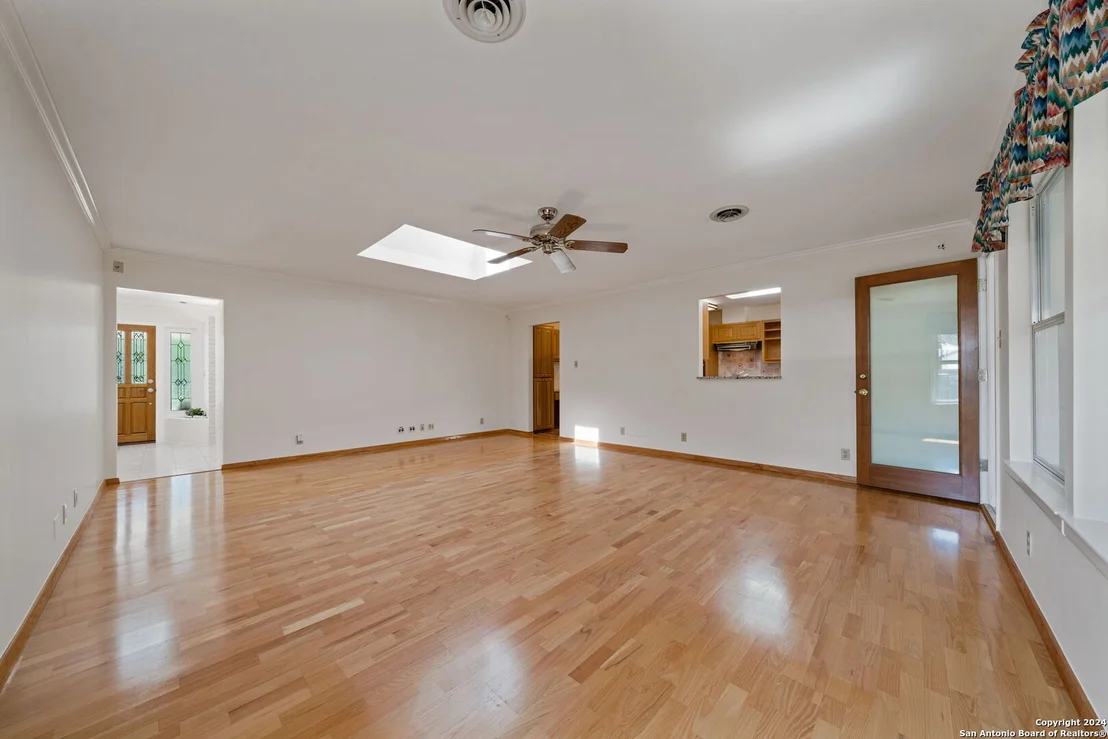 Photo of 315 DONELLA DR