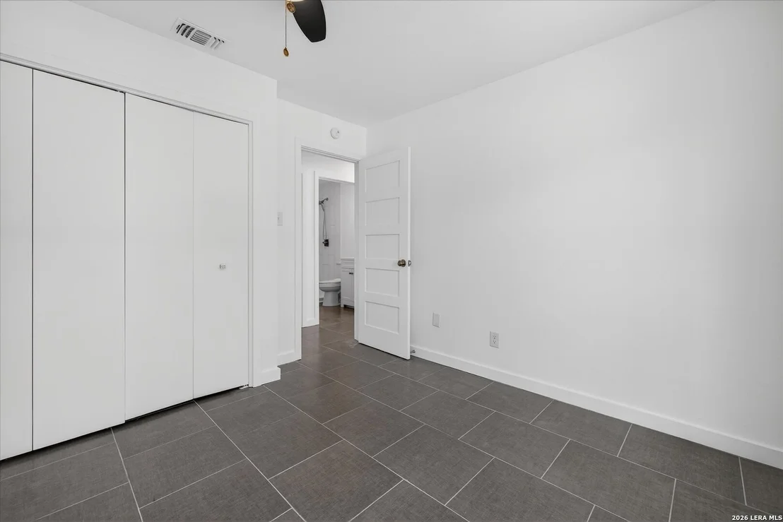 Photo of 6218 Hillston