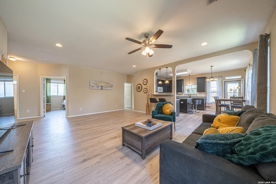 Photo of 431 DIANA DR