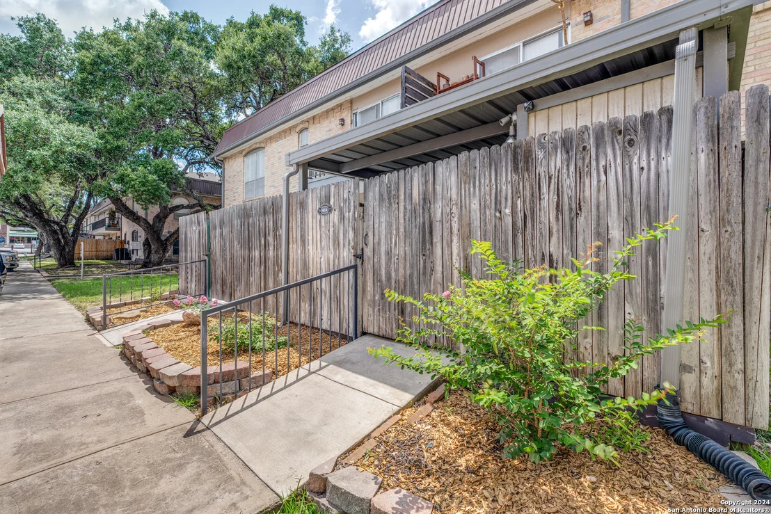 Photo of Unit 40A at 8915 Datapoint Dr