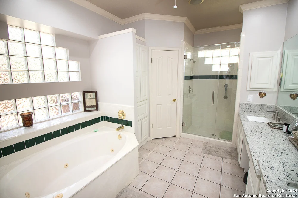 Photo of 8526 FAIRWAY TRACE DR