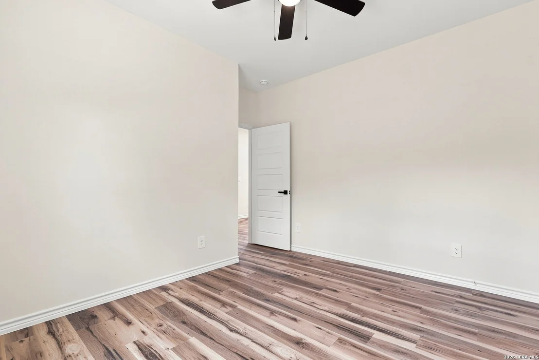 Photo of 1123 VICKERS AVE
