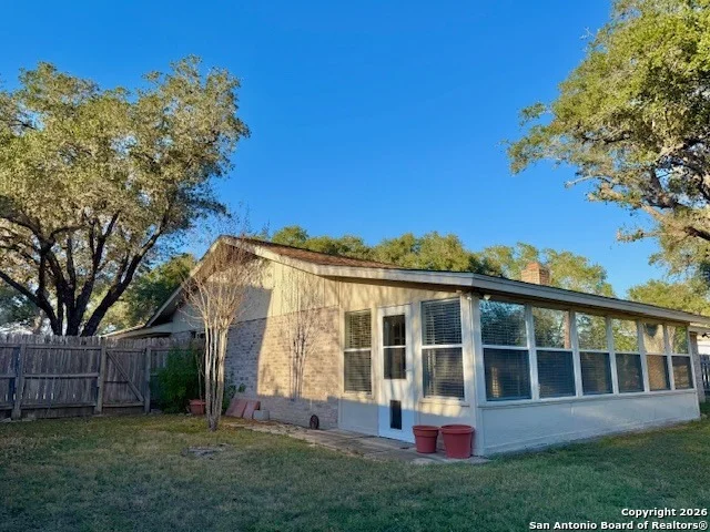 Photo of 1104 Newhall