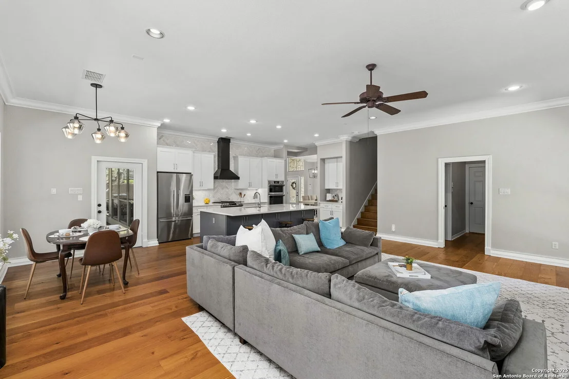 Photo of 915 Foxton