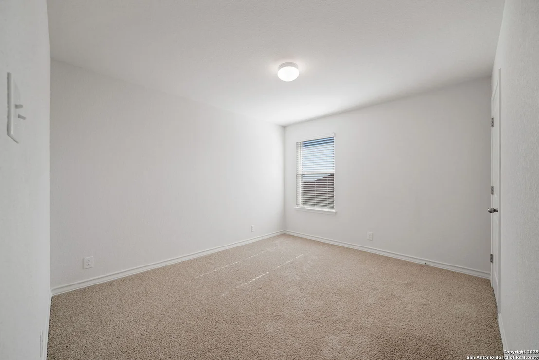 Photo of 22103 Pivot Point