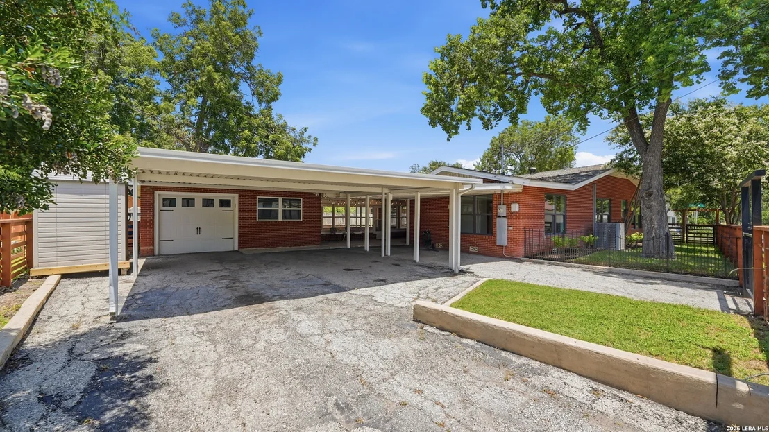 Photo of 596 WILLOW AVE