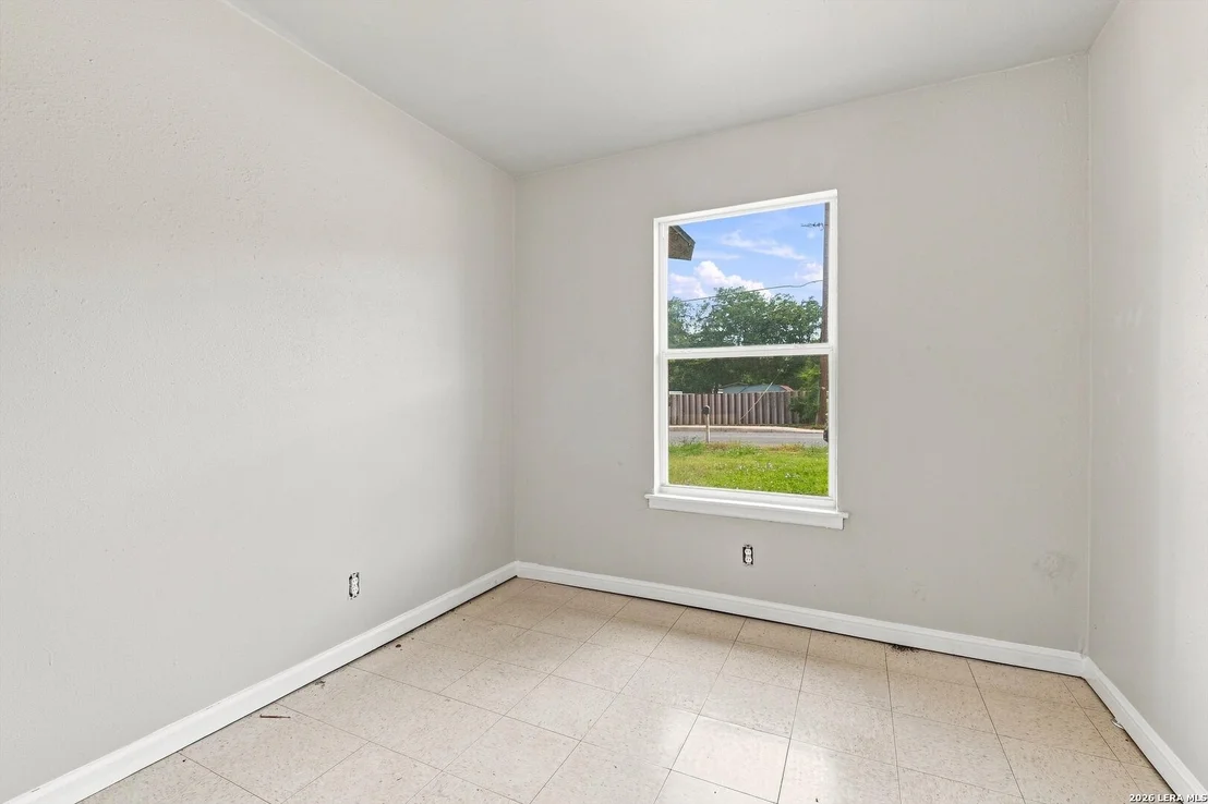 Photo of 1807 Harness Ln