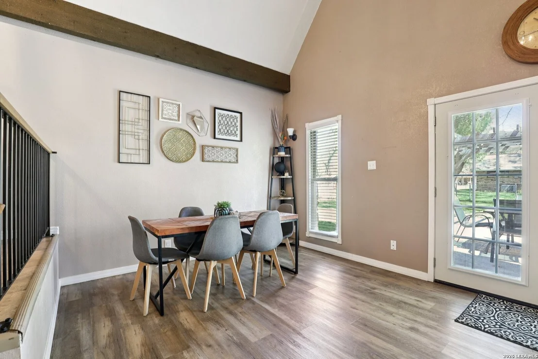 Photo of 122 Nueces