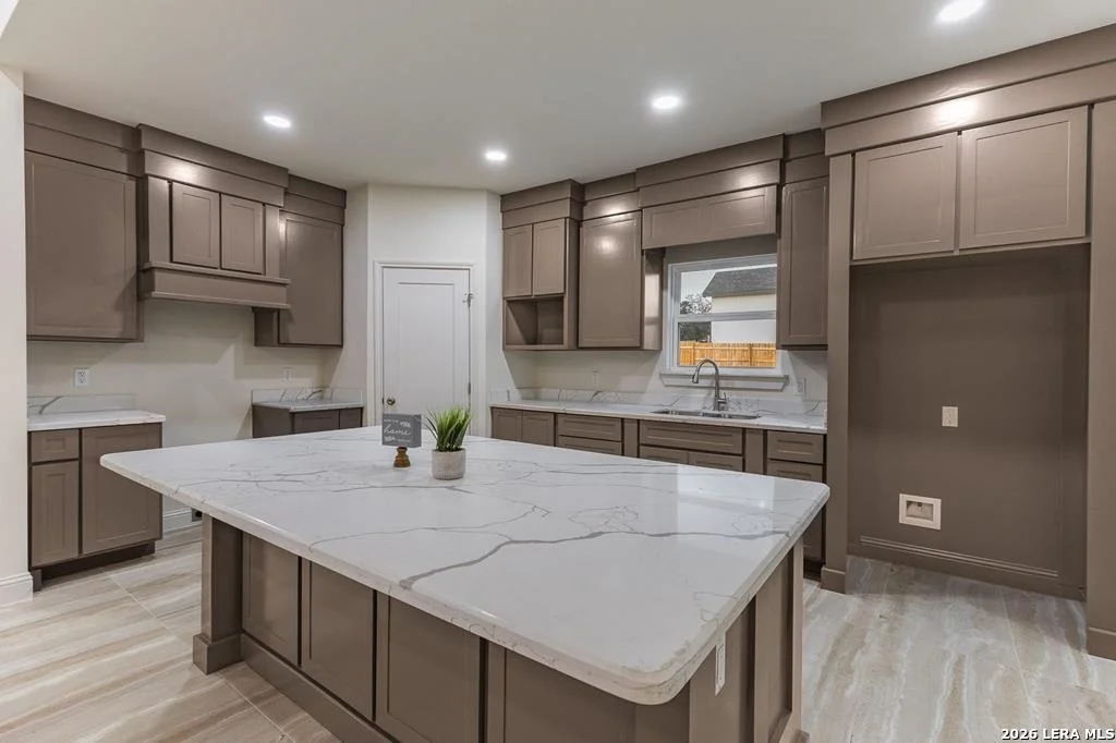 Photo of 825 Ceniza Dr.