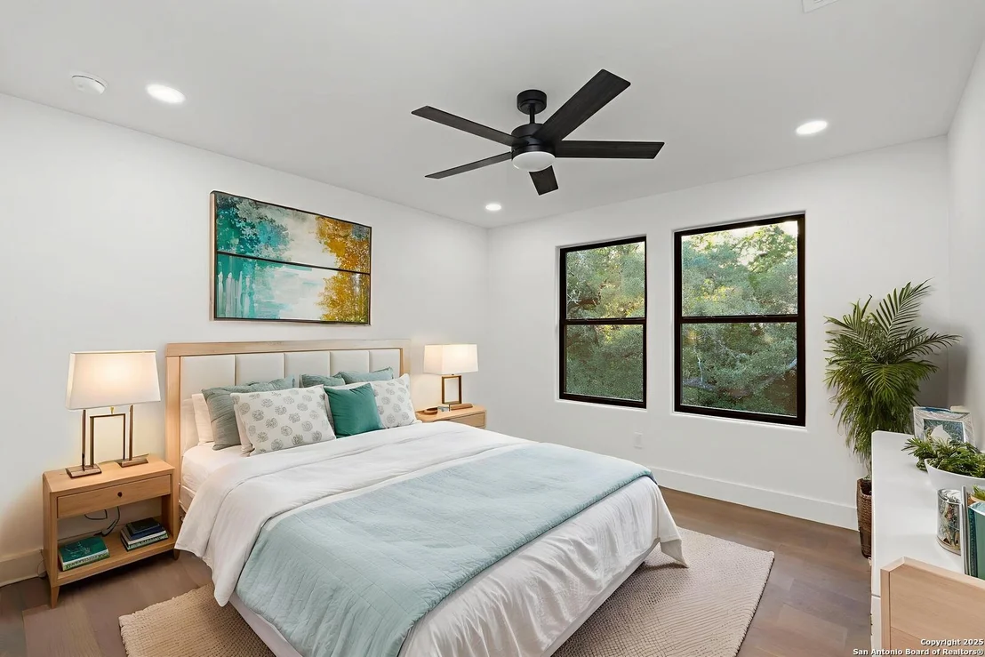 Photo of 434 College Blvd