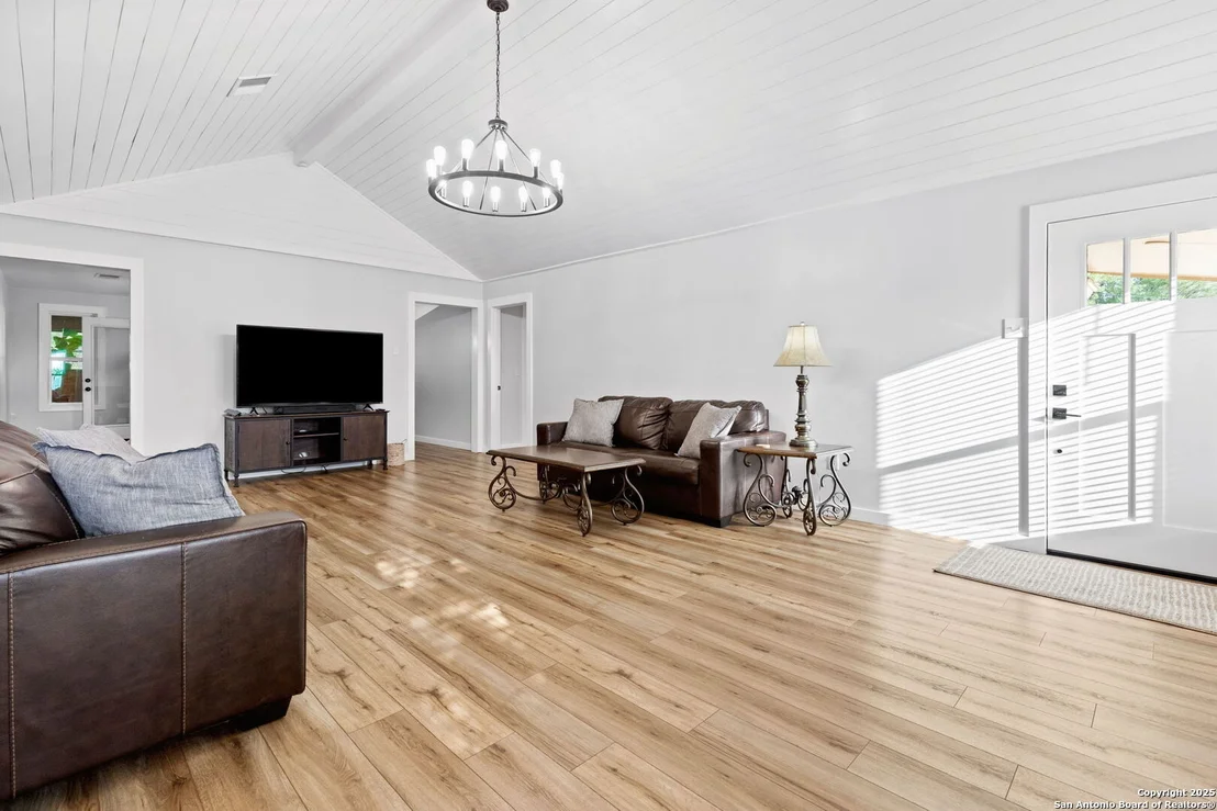 Photo of 151 Crest Circle