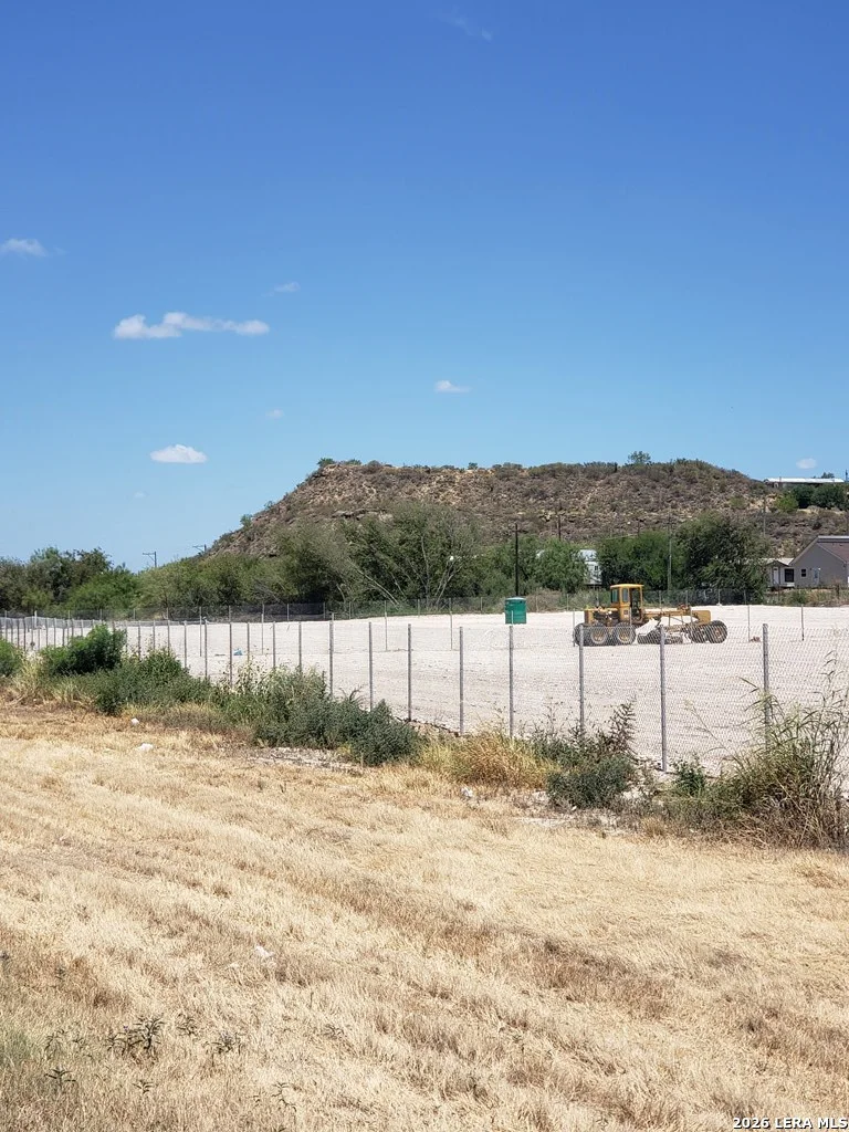 Photo of Unit 2 at 1157 STATE LOOP 480
