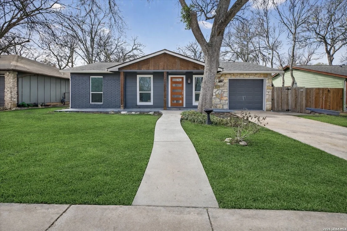 Photo of 6218 Hillston