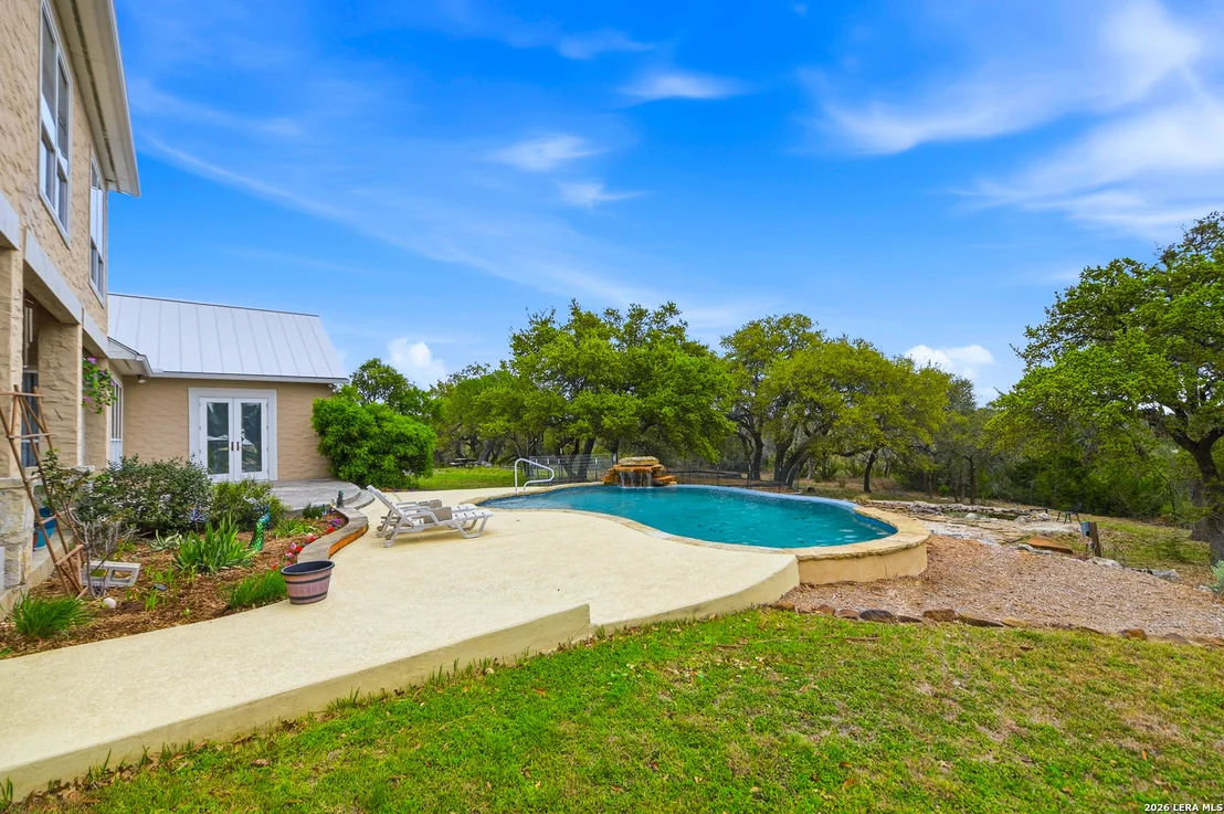 Photo of 752 Taylor Pt