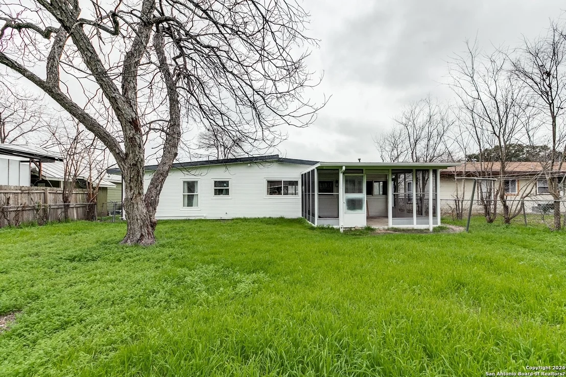 Photo of 115 Antrim Dr