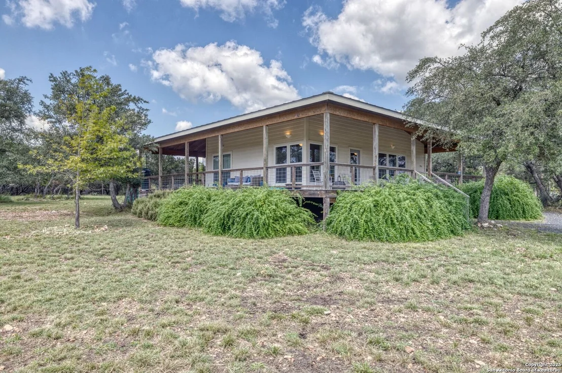 Photo of 565 Loop Rd.