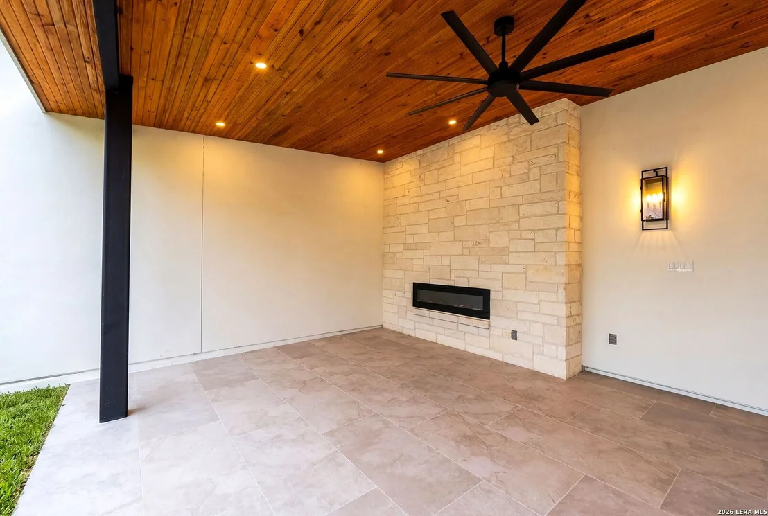 Photo of 16 GRANTHAM GLN