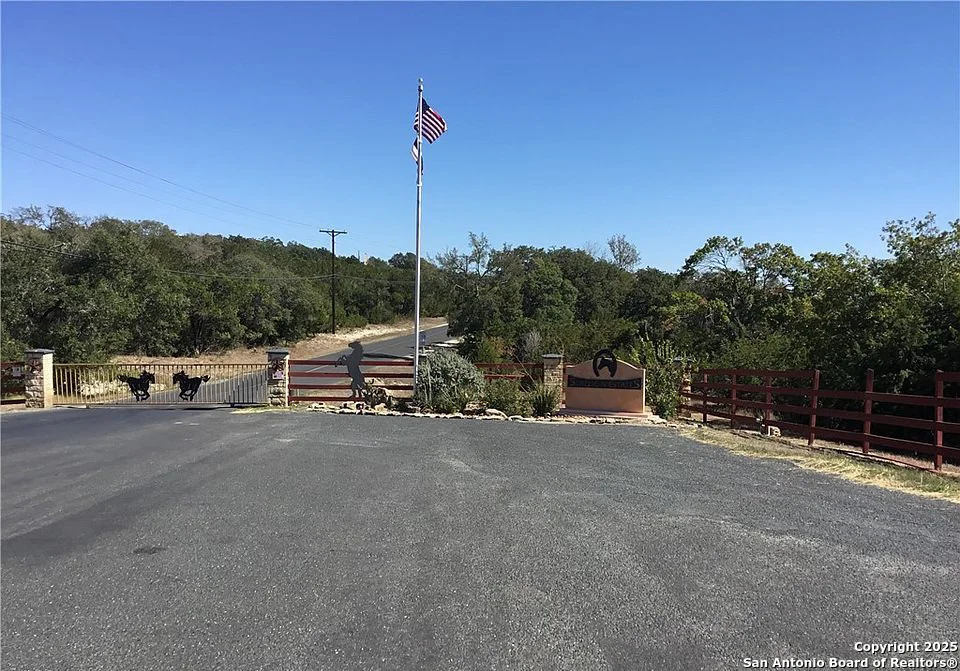 Photo of 530 Stallion Estates Dr