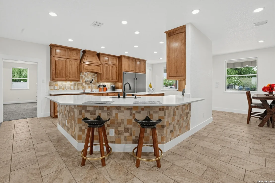 Photo of 105 OAK VIEW DR