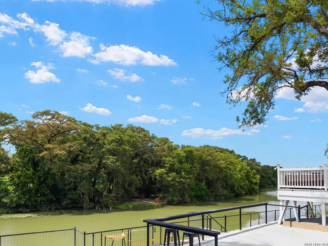 Photo of 34 river oak