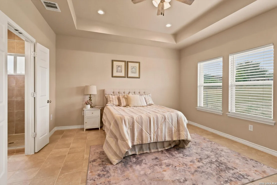 Photo of 200 Lakeview Cir