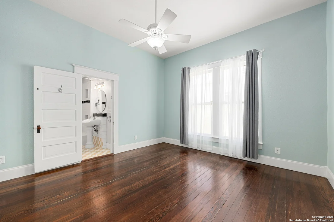 Photo of 135 Vitra