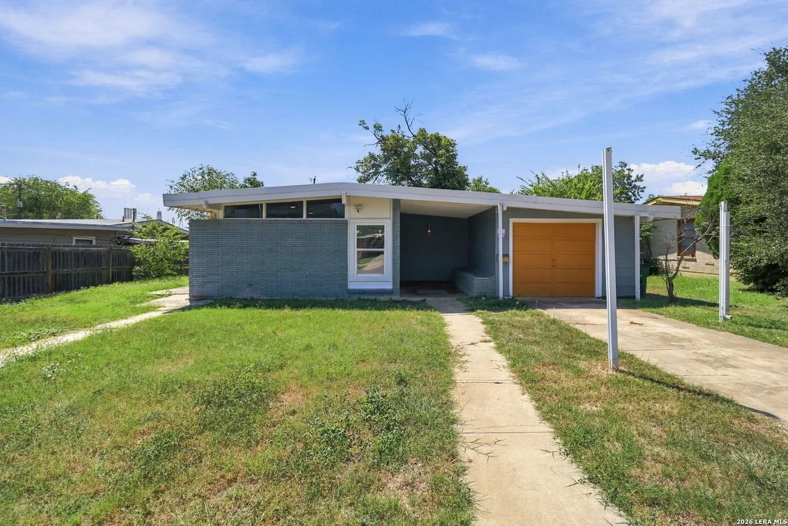Photo of 458 Sharon Dr