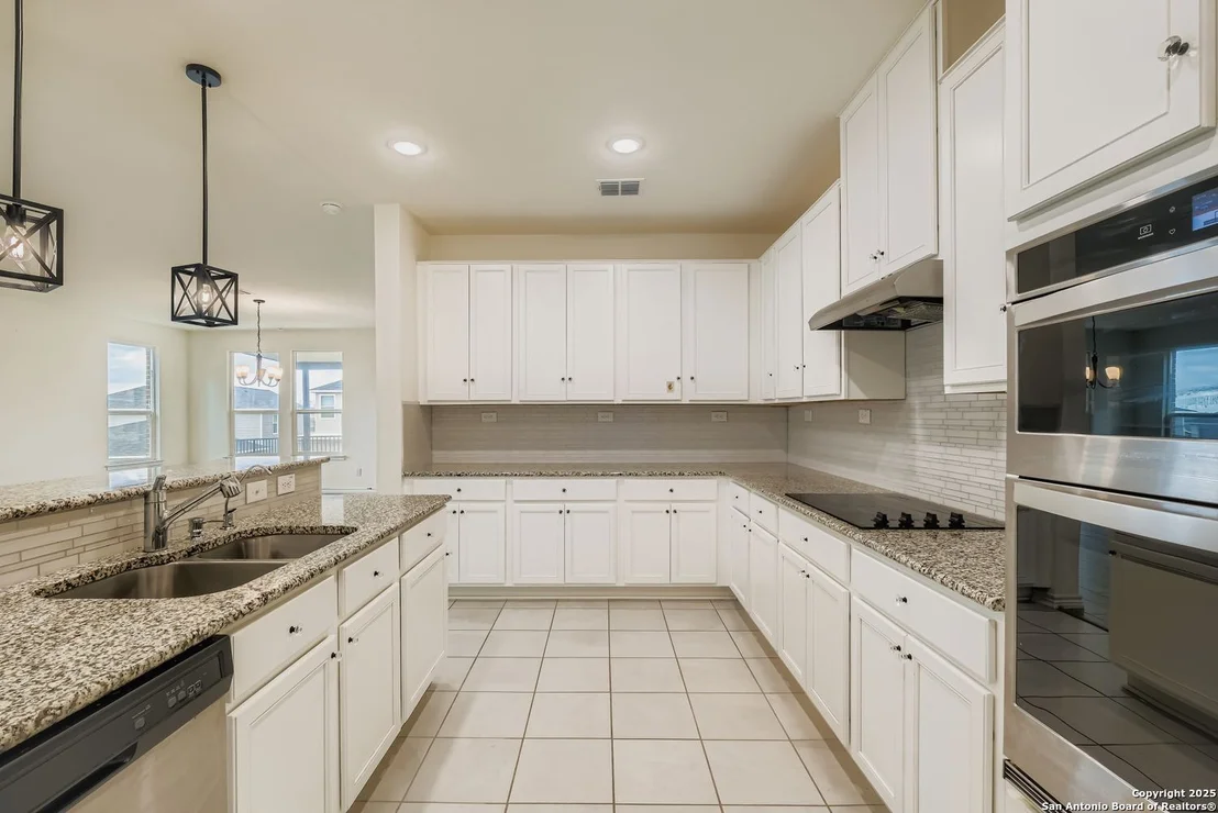 Photo of 15323 Danae Bend