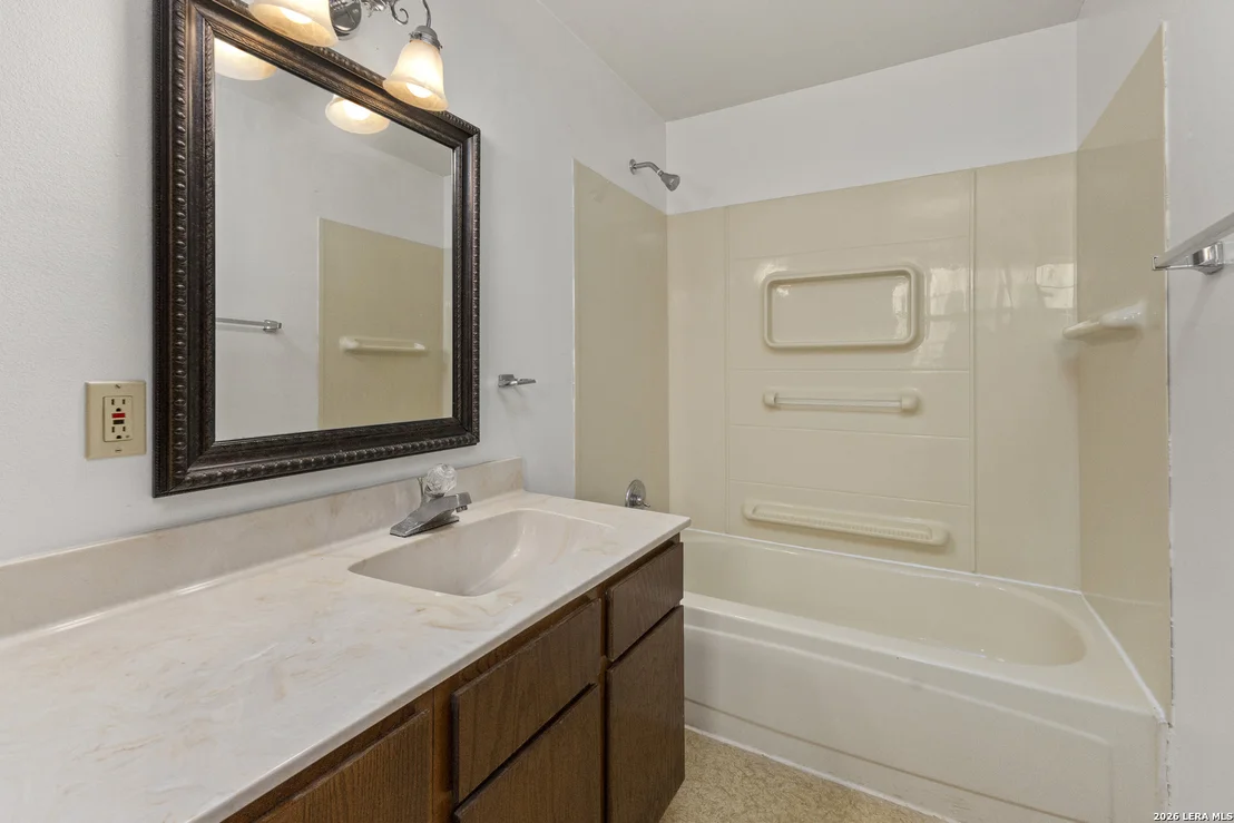 Photo of 165 SETTLERS CIR