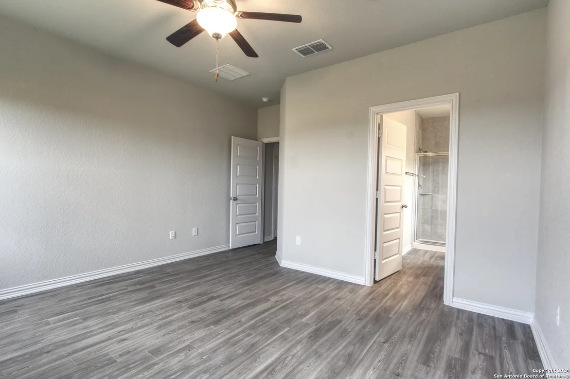 Photo of 5423 Devils Gate
