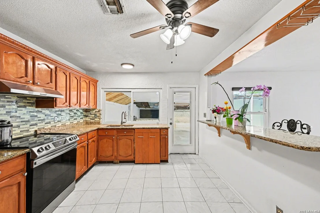 Photo of 7140 Oldham