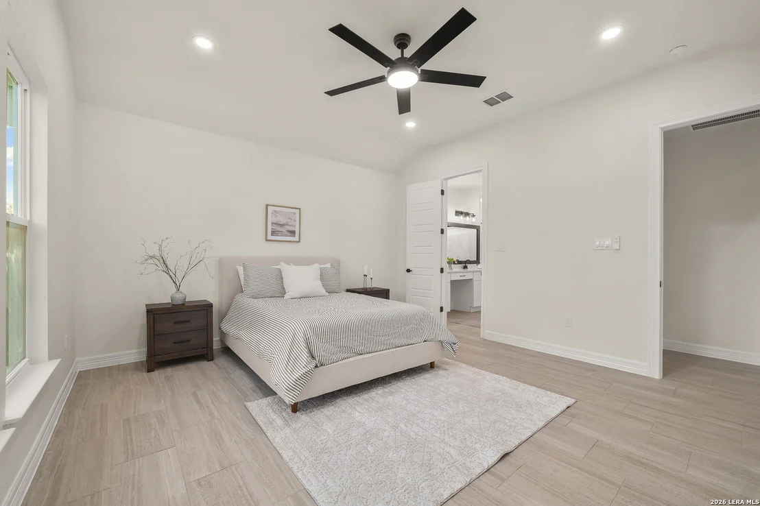 Photo of 100 W MEDIUM MEADOW DR