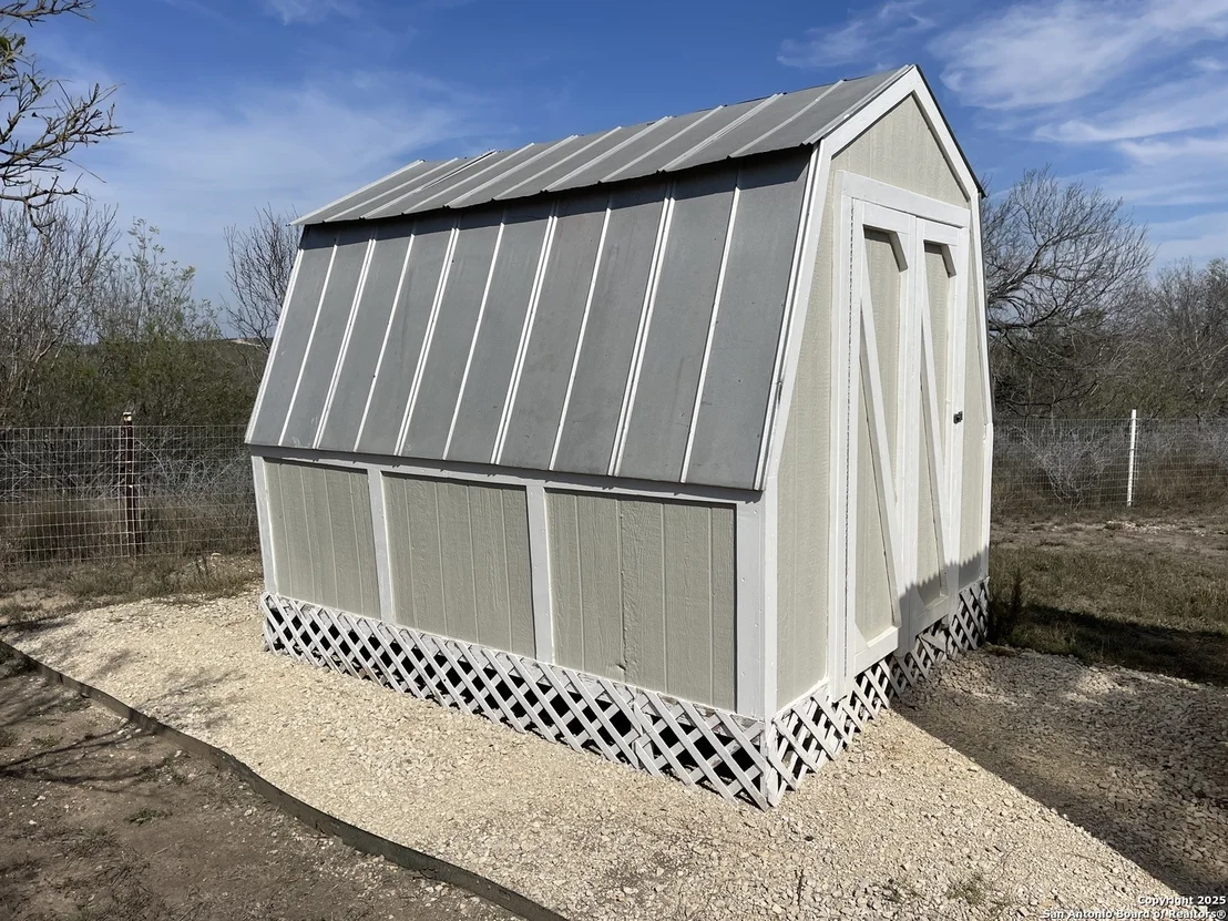 Photo of 914 COUNTY ROAD 4511
