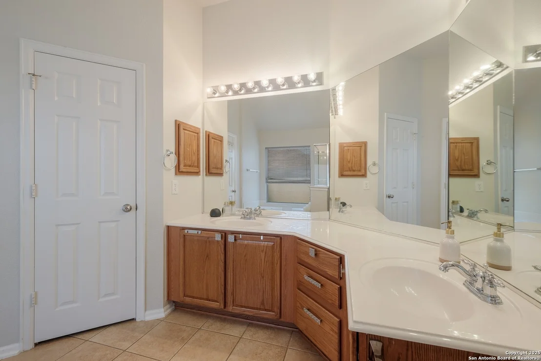 Photo of 21842 Dolomite