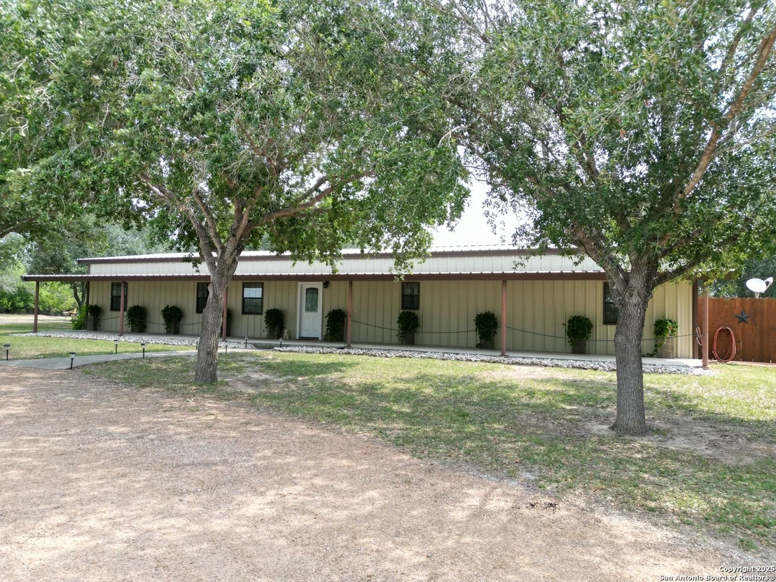Photo of 100 Choke Canyon Estates