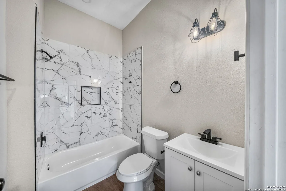 Photo of 239 NELSON AVE