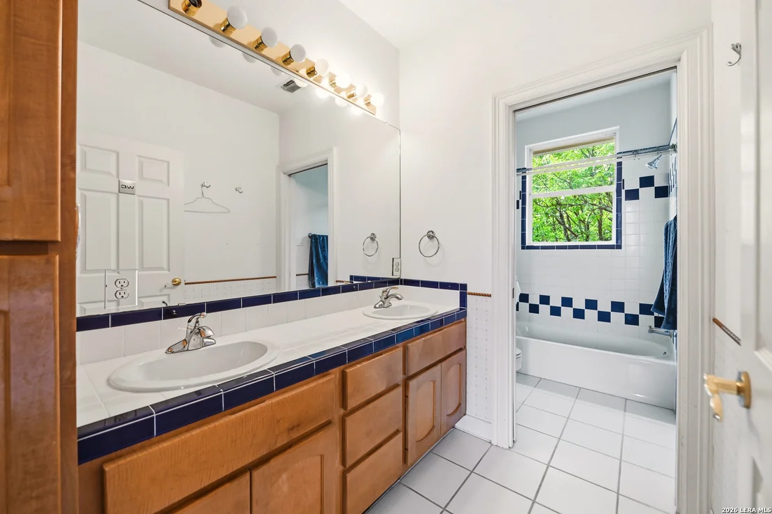Photo of 752 Taylor Pt