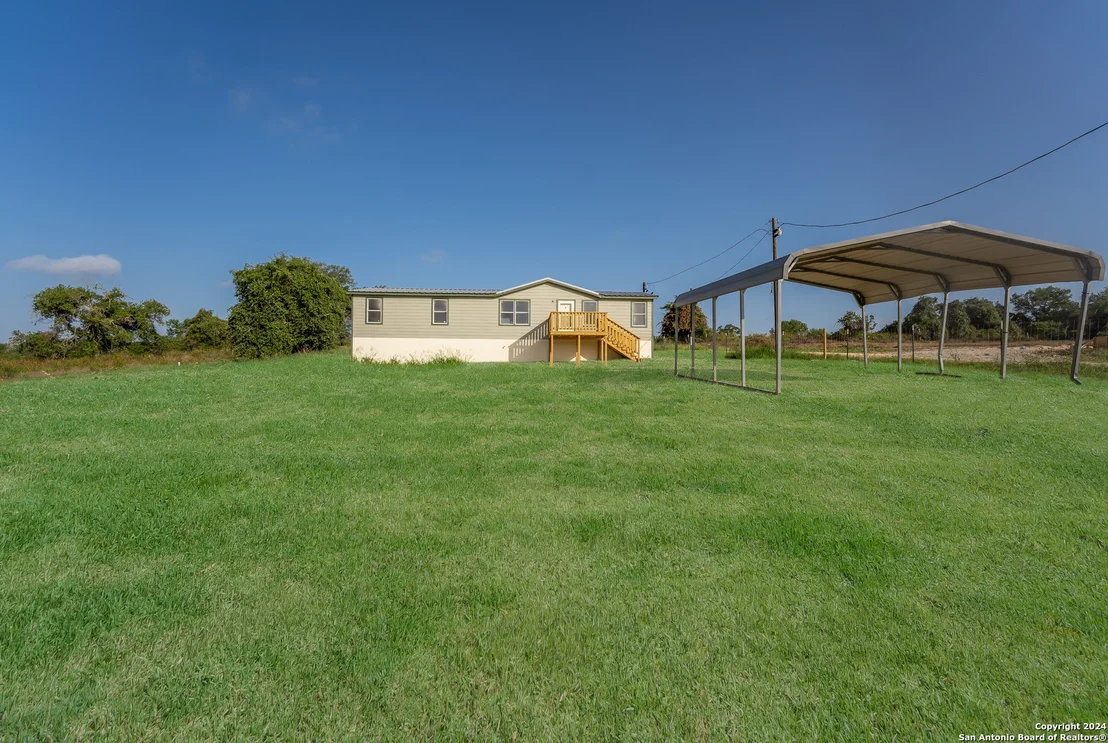 Photo of 658 COUNTY ROAD 124