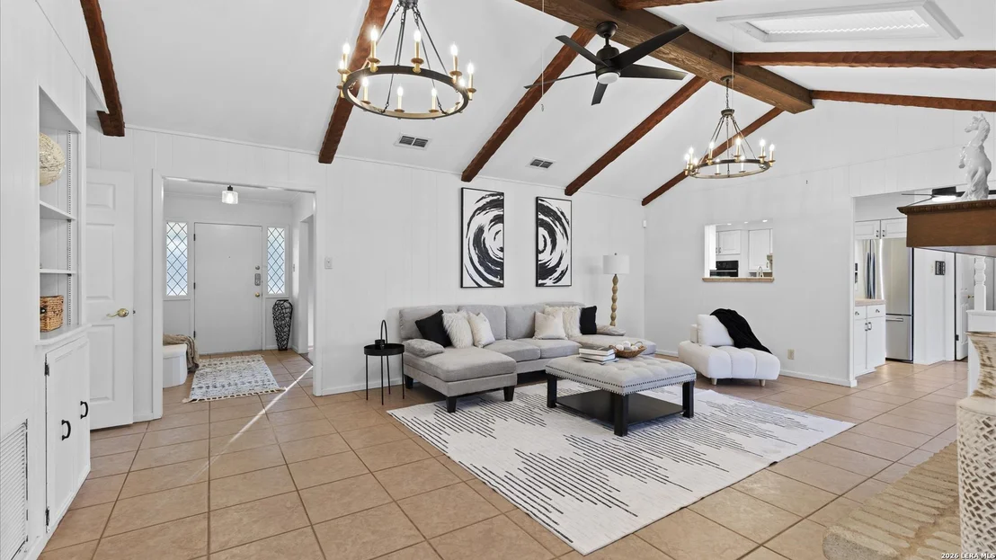Photo of 425 Crestwind