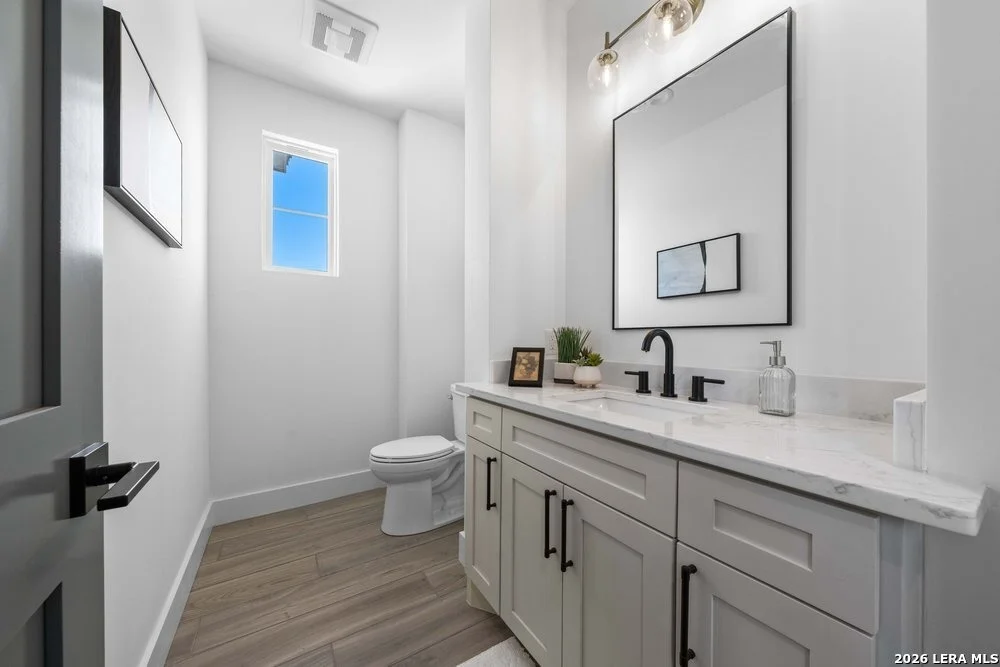 Photo of 877 Annabelle Ave