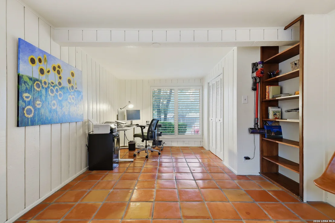 Photo of 326 Burnside Dr