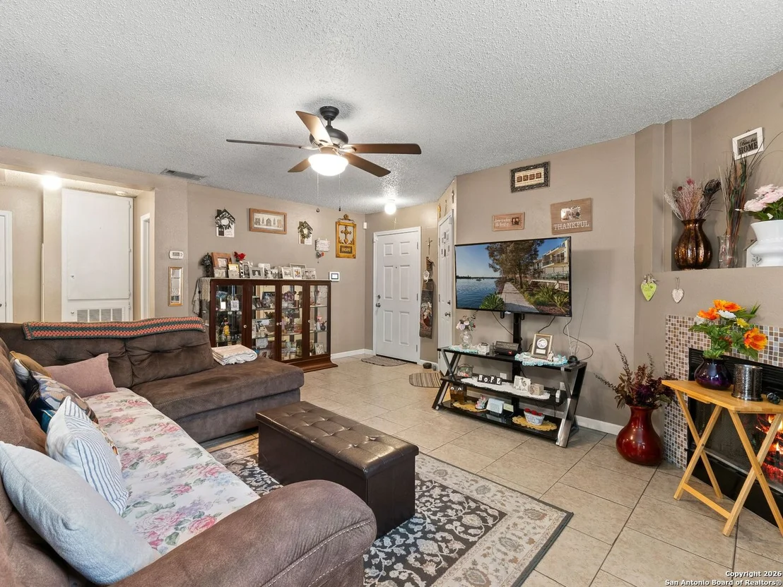 Photo of 6831 Celes Meadow